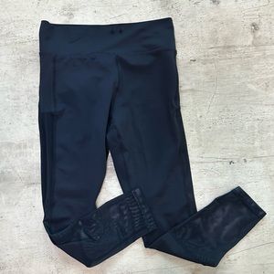 Vie Active yoga leggings M mesh leg bottom